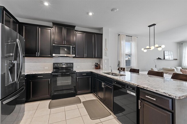 Building Photo - 137 Red Sun Dr