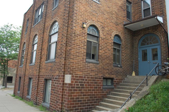 Building Photo - 92 W Union St