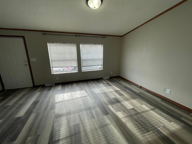 Building Photo - eld2006