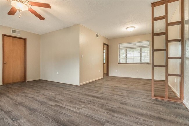 Building Photo - 1702 Westminster Pl