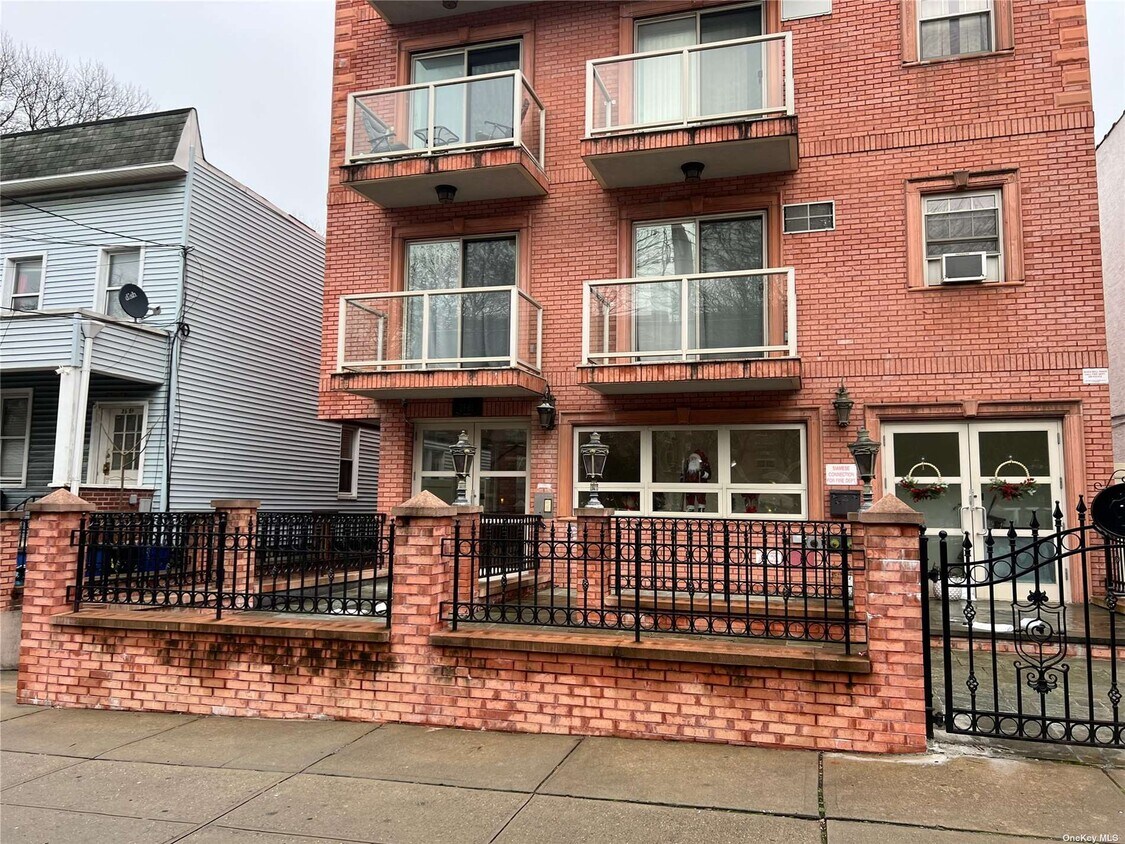 Building Photo - 25-65-65 23rd St