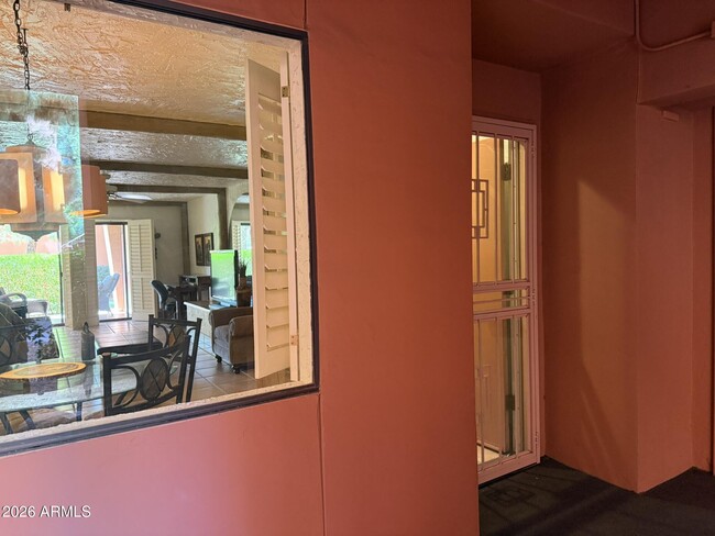 Building Photo - 4303 E Cactus Rd