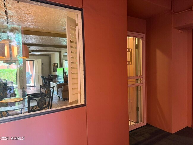 Foto del edificio - 4303 E Cactus Rd