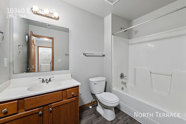 Foto del edificio - 10340 Edith Ave