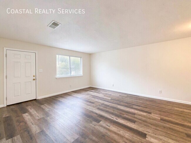 Building Photo - 322 Pelham Rd