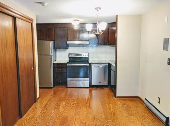 Kitchen and EIK - 192 Bolton St