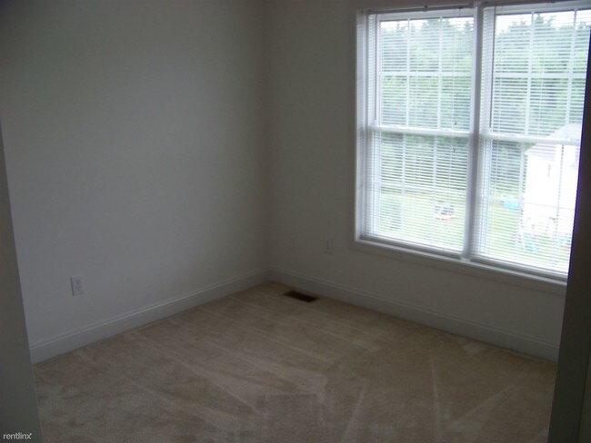 Building Photo - 133 Marathon Way