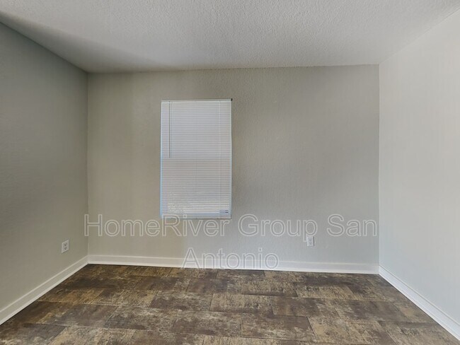 Building Photo - 4603 River Post