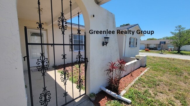 Building Photo - Spacious 3 Bed/2Bath/2Car Garage Home!