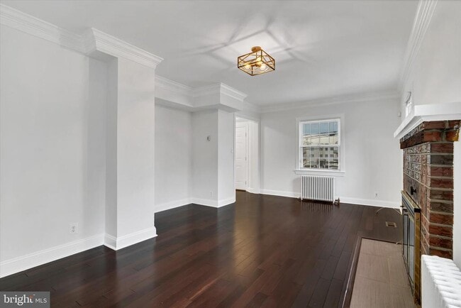 Foto del edificio - 1002 Chillum Rd