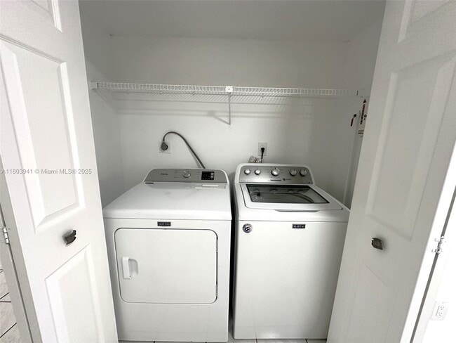 Building Photo - 3562 W 80th St
