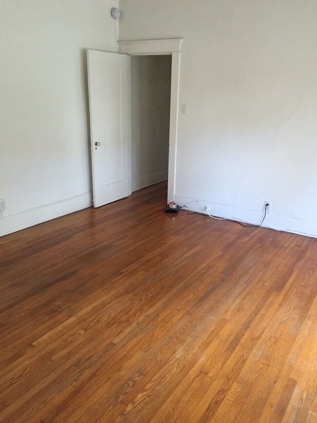 Building Photo - 300 San Juan Ave