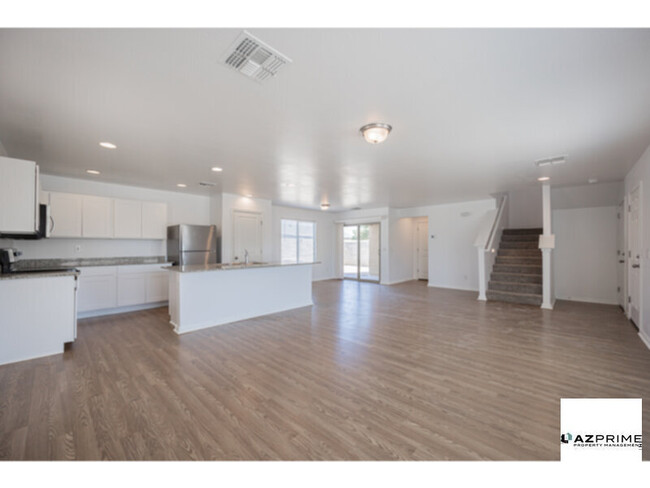 Foto del edificio - Live the Lifestyle You Deserve in this Rad...