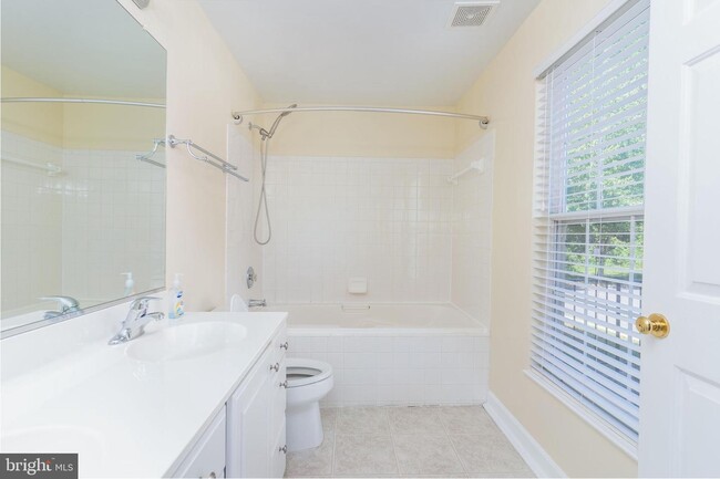 Building Photo - 9220D Cardinal Forest Ln