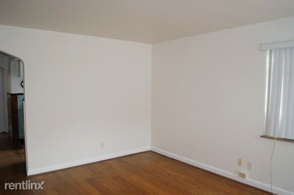 Building Photo - 4022 Paxton Ave