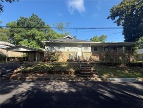 Building Photo - 314 1st St