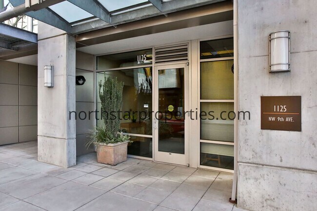Foto del edificio - Bedroom Plus Den at Lexis on the Park.