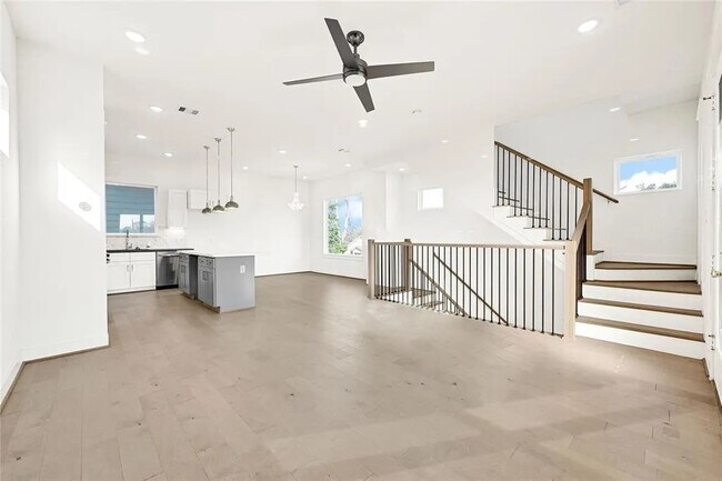 Building Photo - 4623 Cochran St