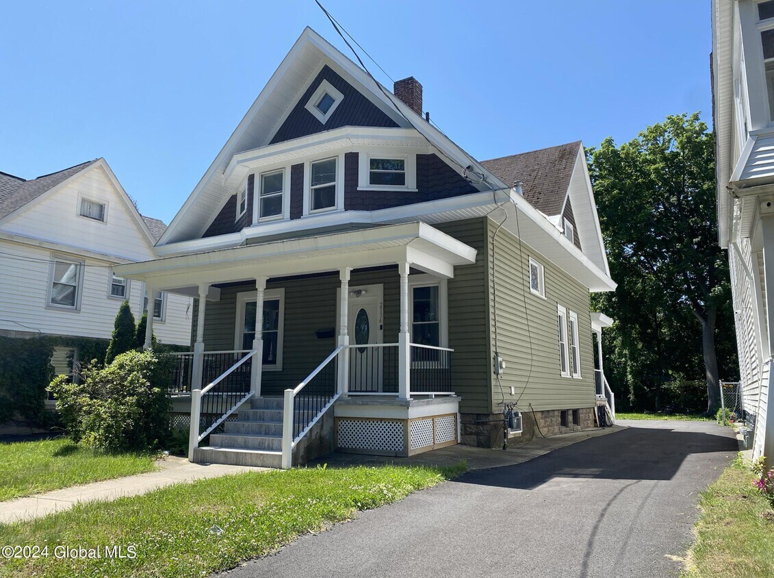 Primary Photo - 2134 Fairview Ave