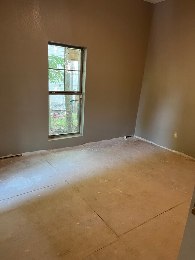 Building Photo - 2018 Pryor Ave