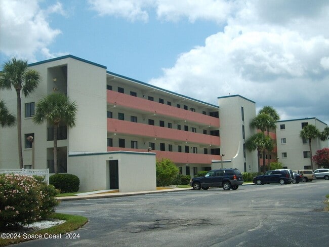 Building Photo - 2465 S Washington Ave