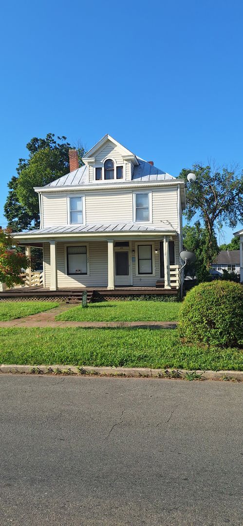 Building Photo - 1202 Melrose Ave NW