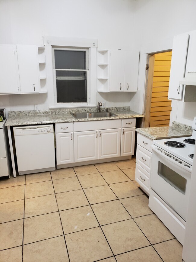 Foto del edificio - 1227 Pleasent Acres Dr.