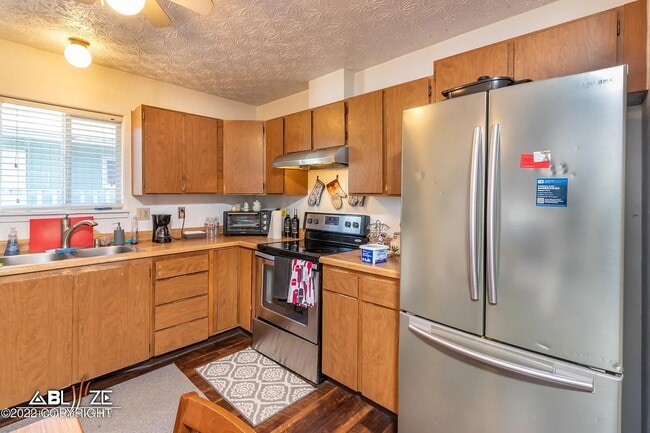 Photo - 7541 Peck Ave Apartment