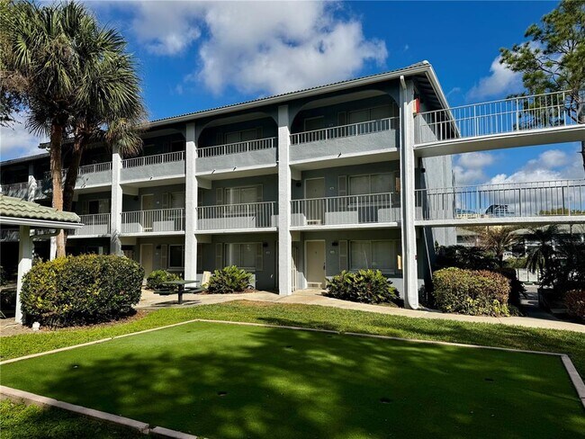 Foto del edificio - 120 BLUE POINT Way