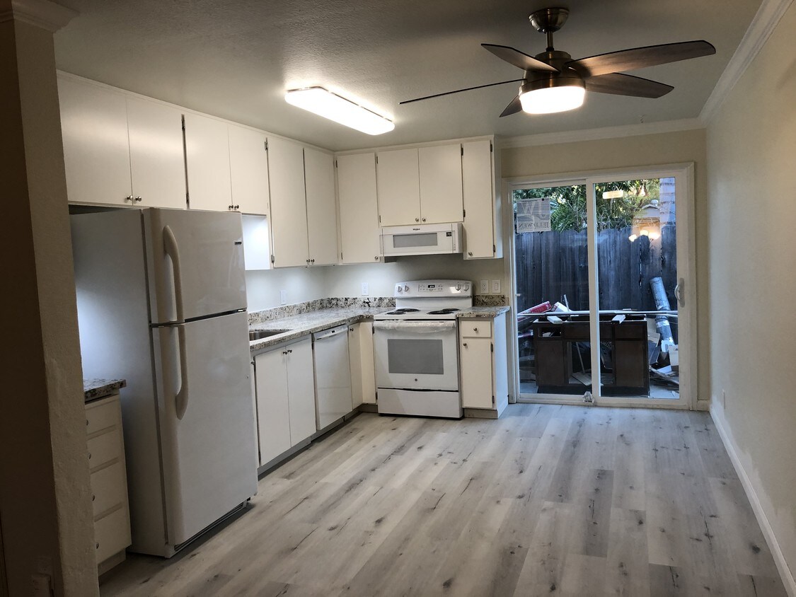 Upgraded Kitchen - 375 N M St