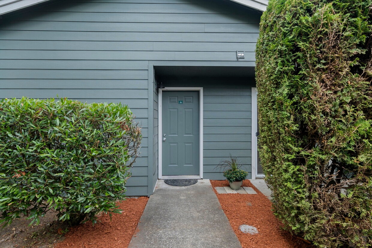 Primary Photo - Pointe West Apartments