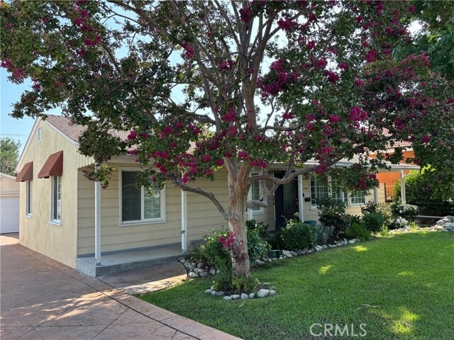 Building Photo - 2758 Paloma St
