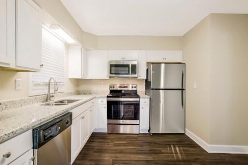 Foto del edificio - 2740 Bonnybrook Dr SW