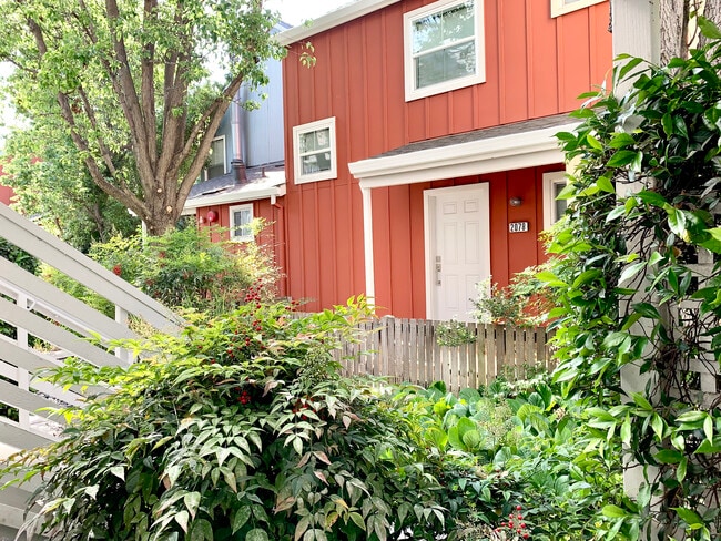 Building Photo - 2078 S Delaware St