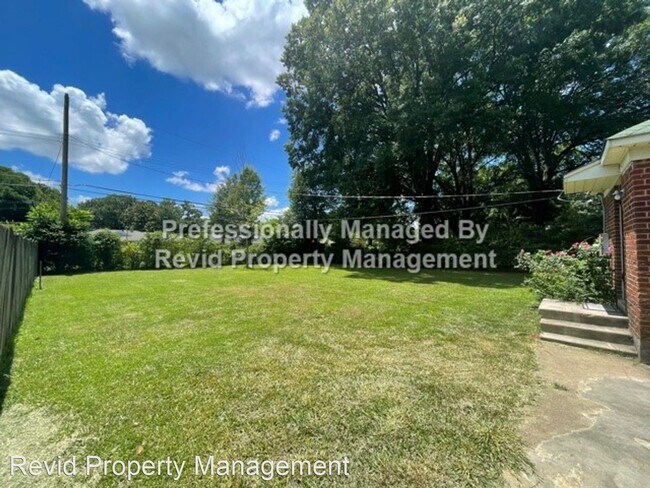 Building Photo - 3 br, 1 bath House - 4501 Leatherwood Ave