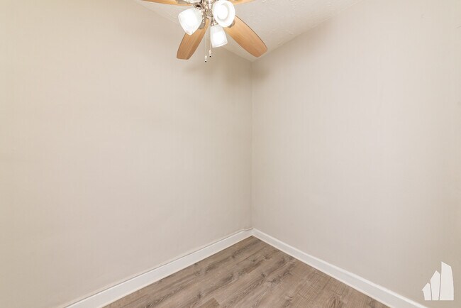 Foto del edificio - 1446 W Lexington St