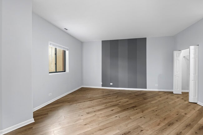 Foto del edificio - 2451 W Howard St