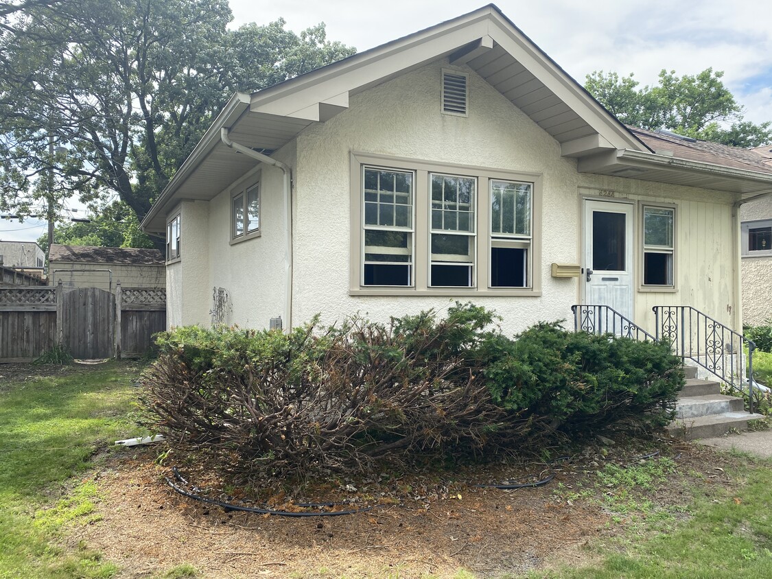 Primary Photo - 4244 Longfellow Ave