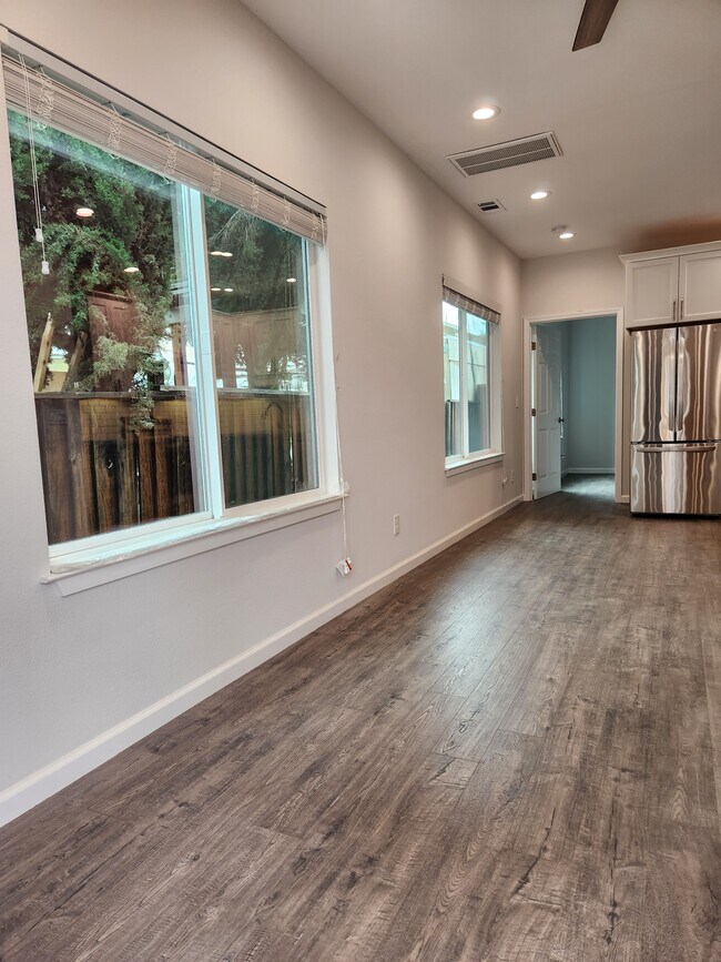 Foto del edificio - 1702 Magnolia Tree Ct