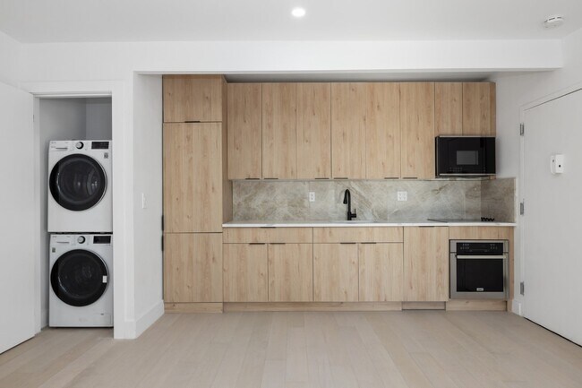 Building Photo - 167 First Avenue