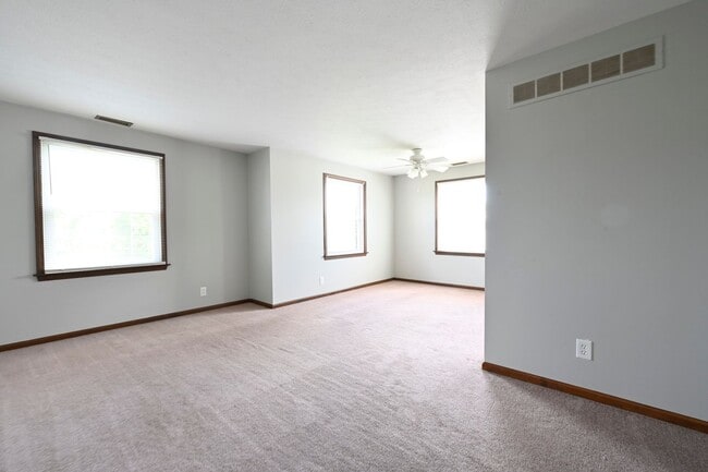 Foto del edificio - 425 W Cook Rd