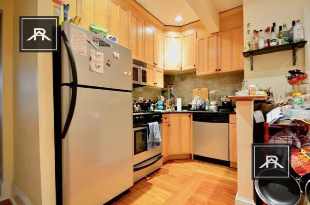 Foto del edificio - 3 bedroom in Brookline MA 02446