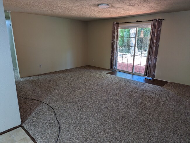 Building Photo - 7 Mitchell Ct