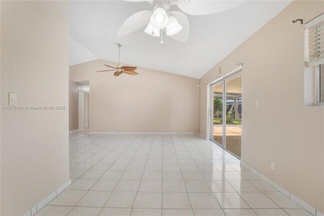 Building Photo - 3 bedroom in Hollywood FL 33020