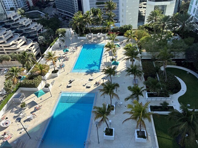 Foto del edificio - 950 Brickell Bay Dr