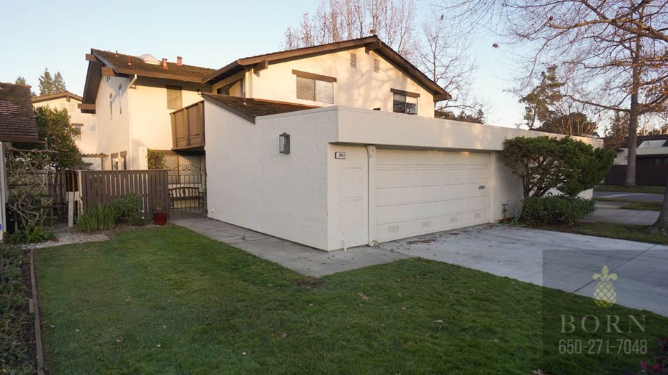 Foto principal - 2452 Sharon Oaks Dr