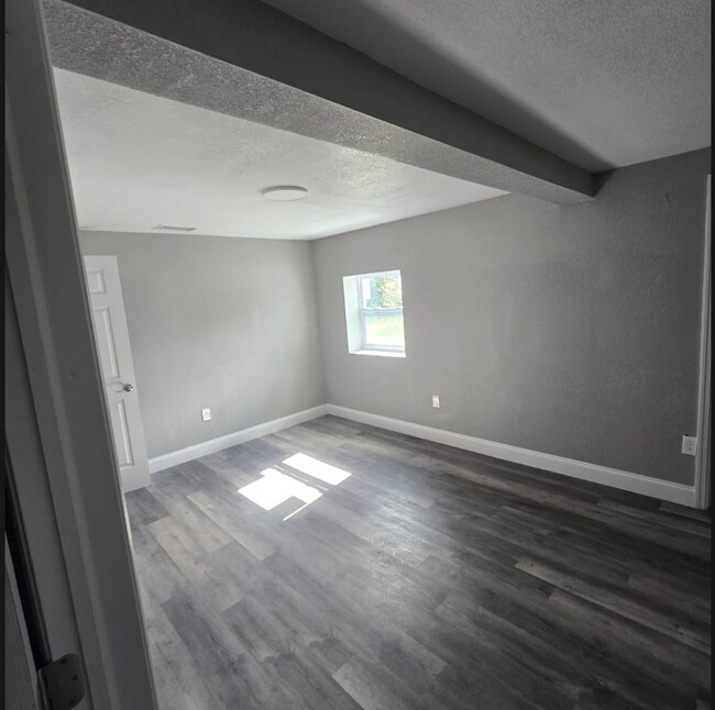 GUEST BEDROOM - 162 Sunset Dr