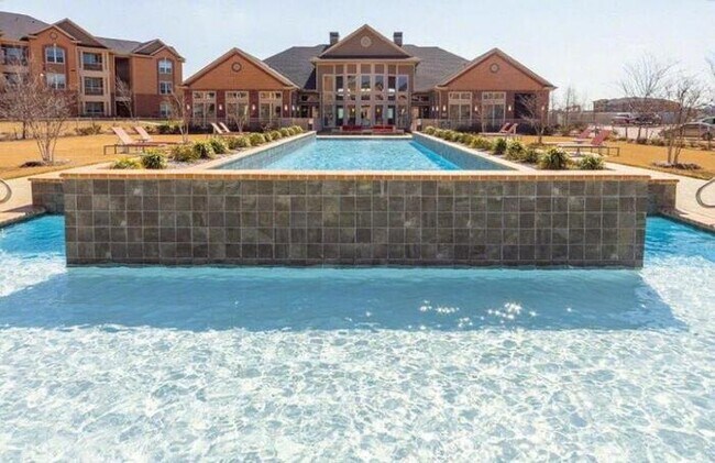 Foto del edificio - 350 N State Hwy 360