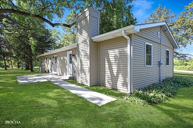 Foto del edificio - 4 Acorn Ln