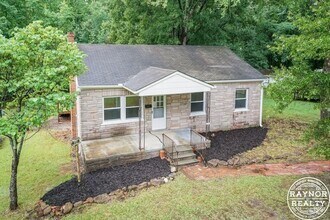 Building Photo - 2230 Cool Springs Rd